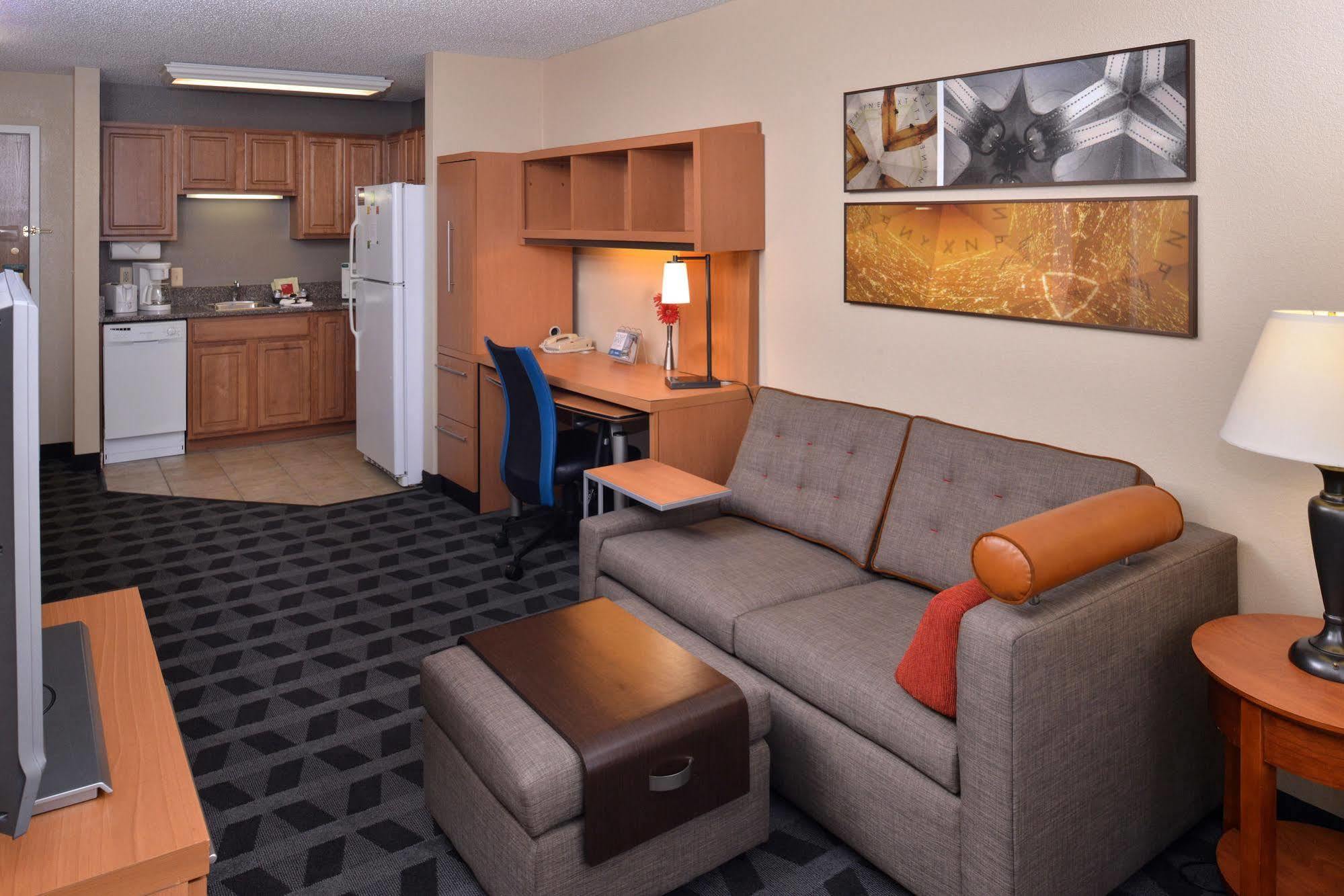 Towneplace Suites Detroit Warren Ngoại thất bức ảnh